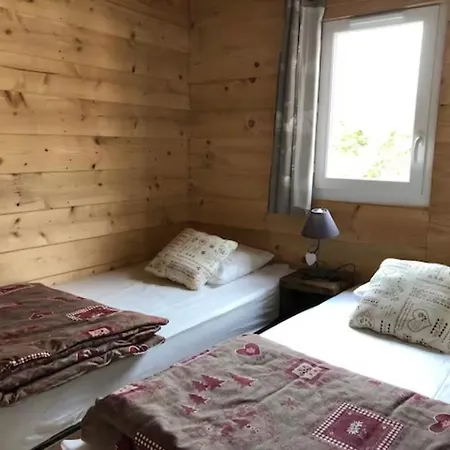Camping La Mare Aux Fees Κάμπινγκ *